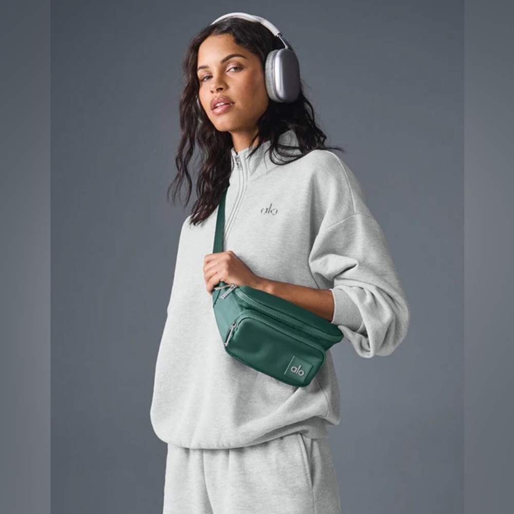 Alo Fanny Pack in Winter Ivy